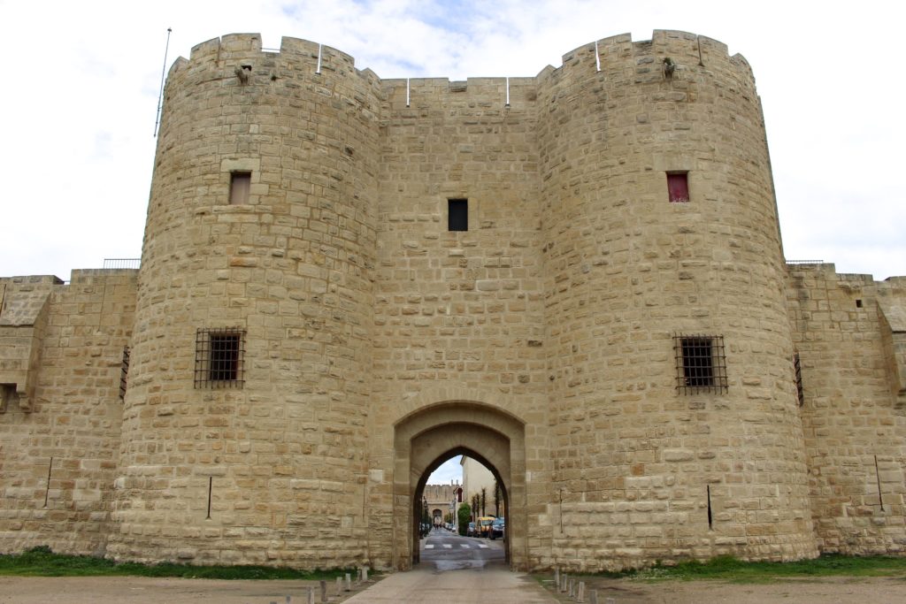 aigues-mortes remparts 3 mademoiselle-e