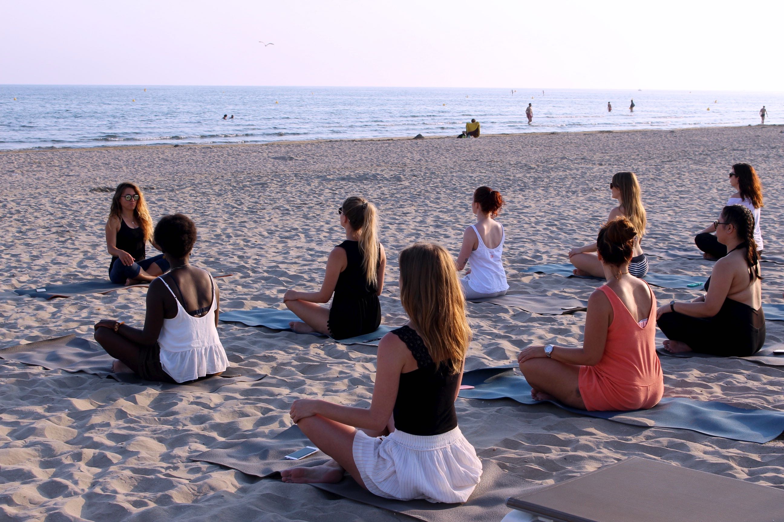 Grand Plage Boheme yoga cours 1 mademoiselle e