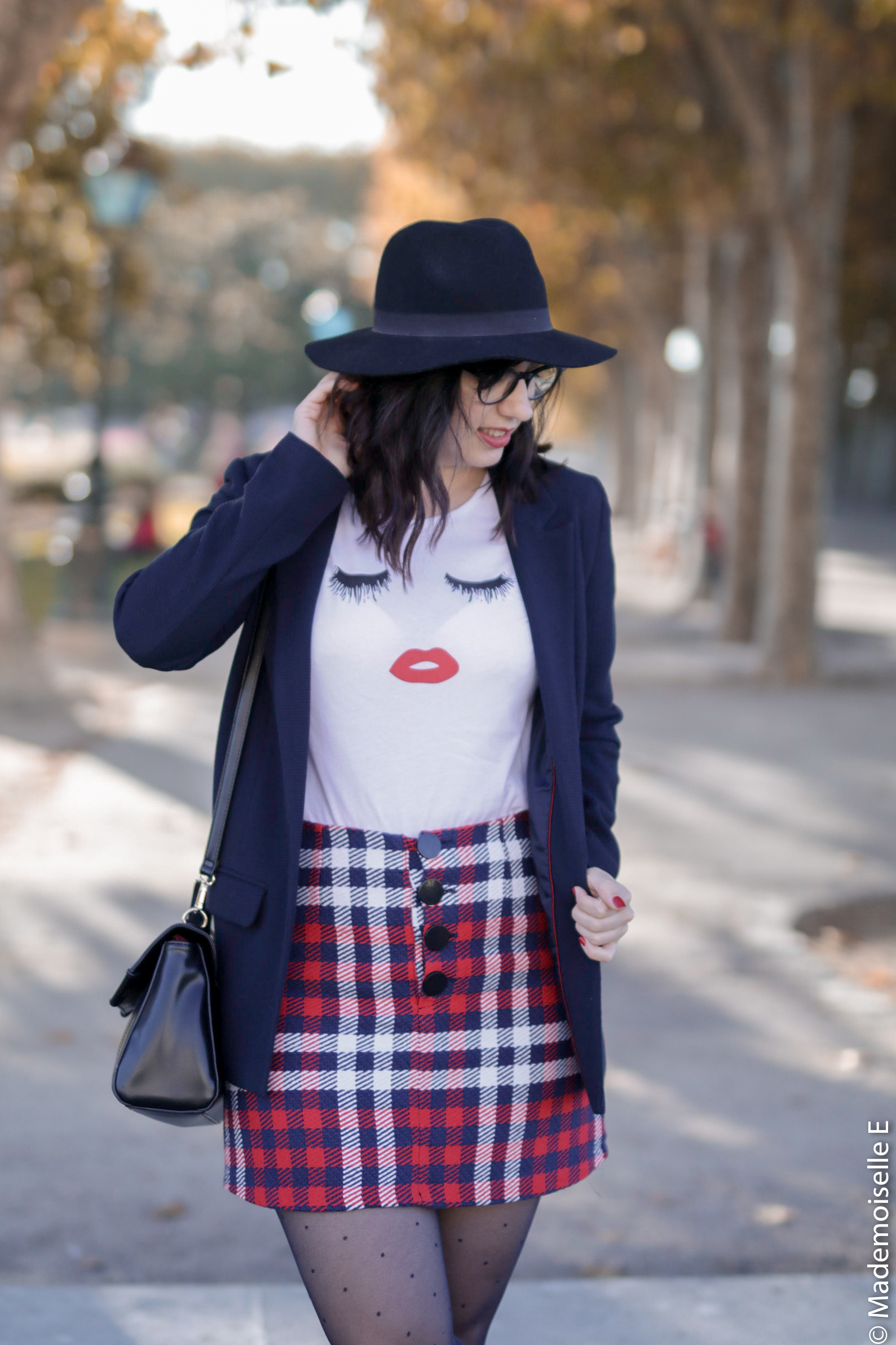 Blazer x jupe à carreaux 24 mademoiselle-e