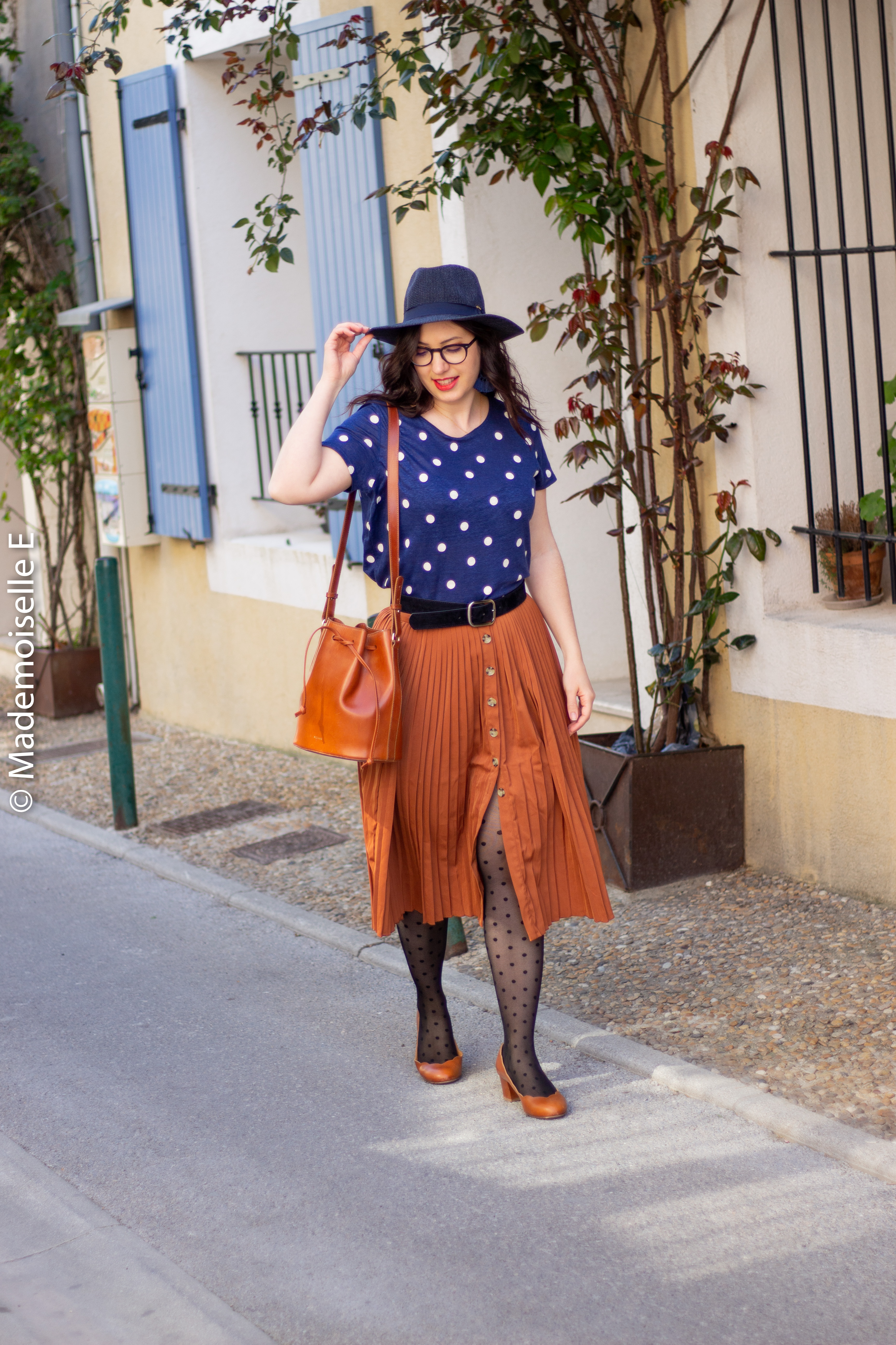 blog-mode-femme-jupe-midi-plissée-camel-12-mademoiselle-e