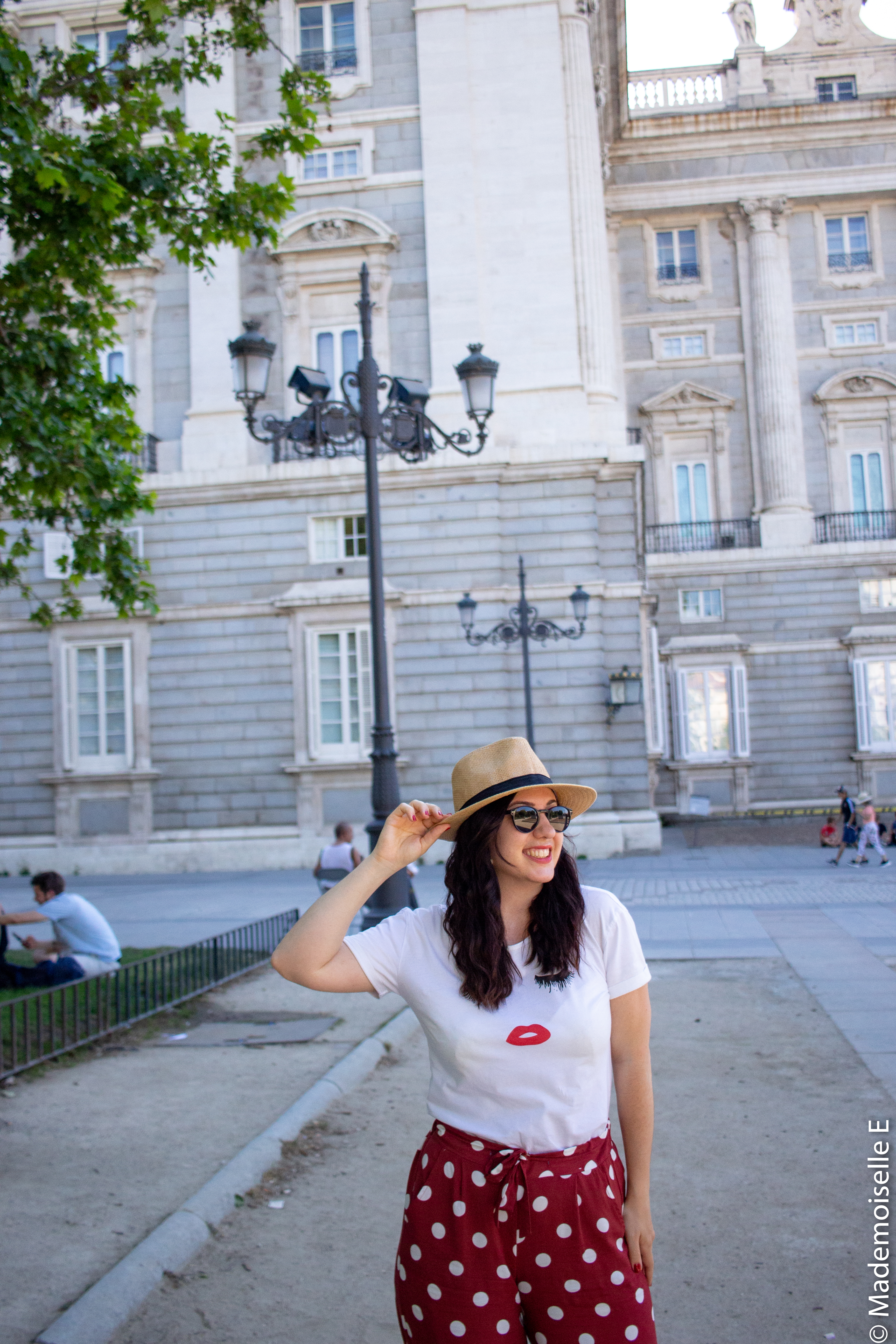 look-tendance-ete-pantalon-large-à-pois-1-mademoiselle-e