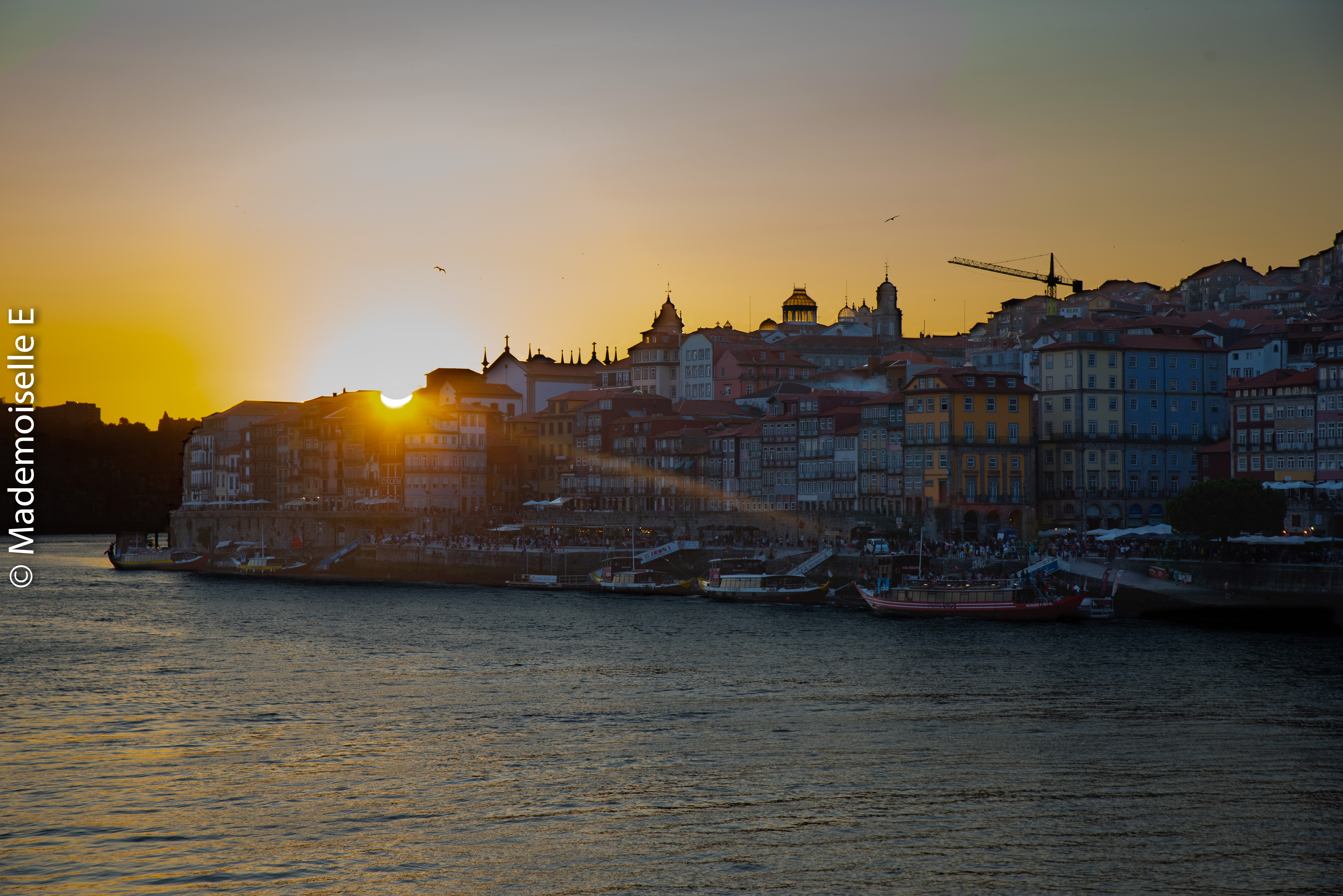 city_guide_porto_quais_de_la_Ribeira_coucher_soleil_1_mademoiselle