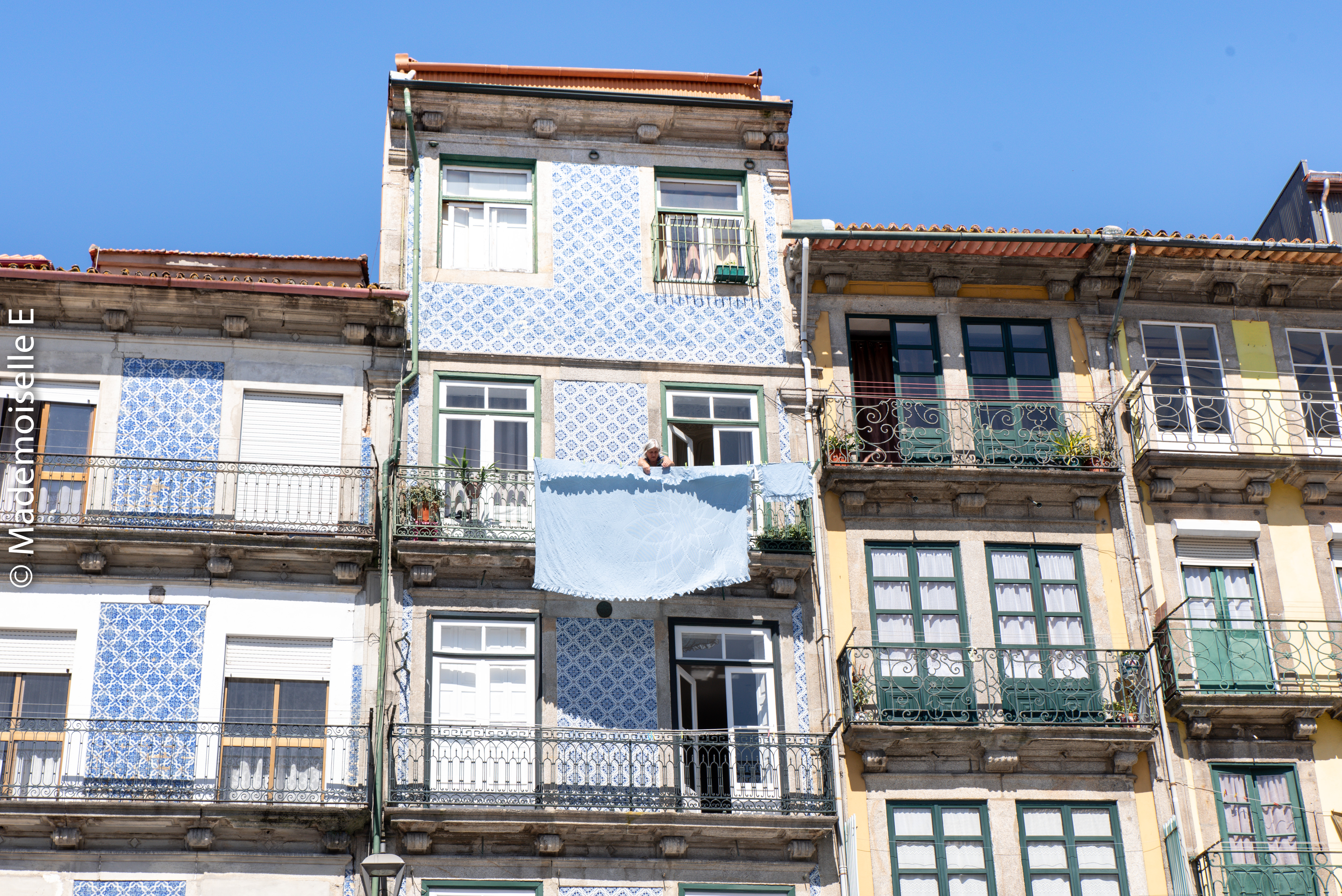 city_guide_porto_facade_mamie_linge_2_mademoiselle-e