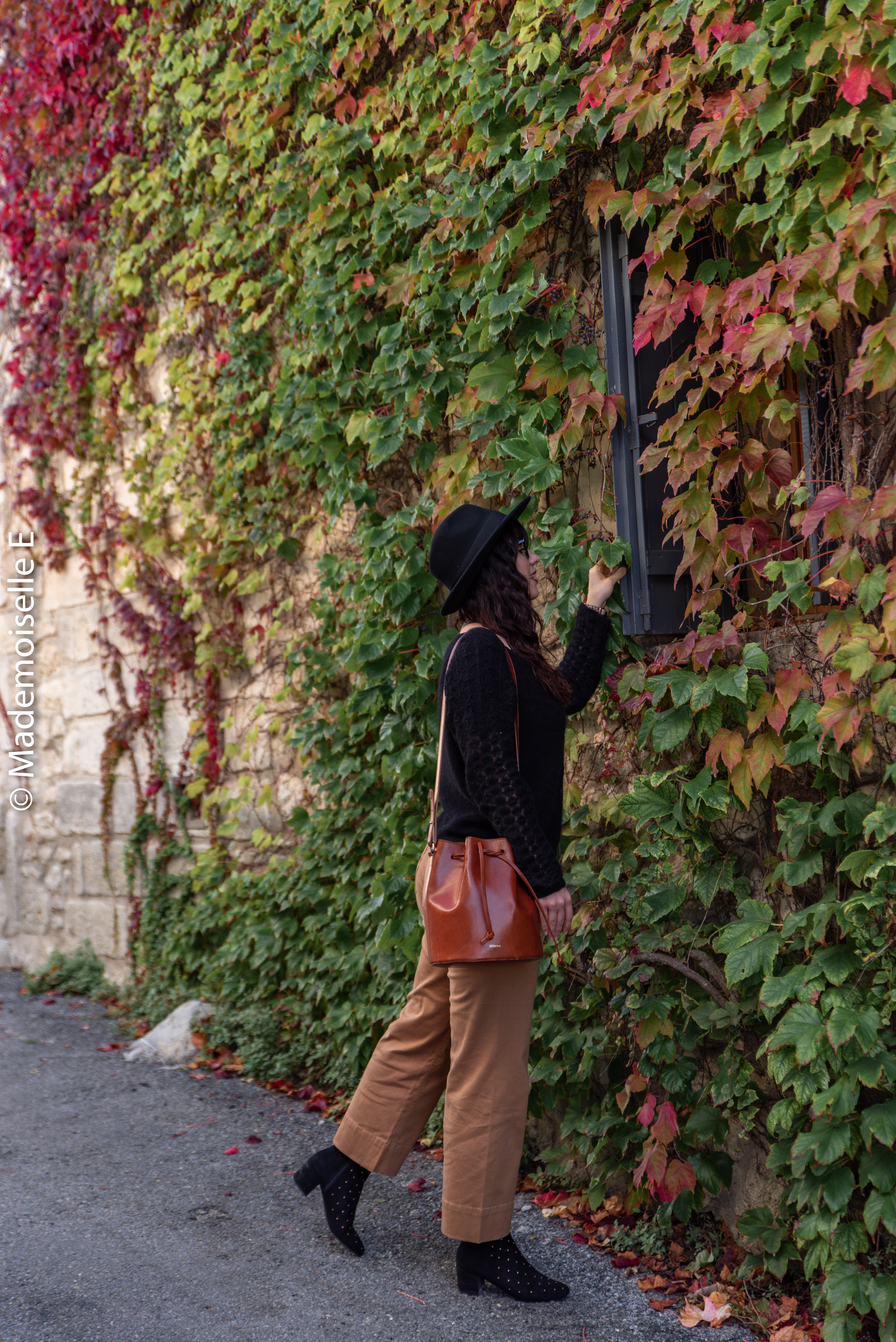 pantalon-camel-7/8-mango-gilet-sesame-10-mademoiselle-e