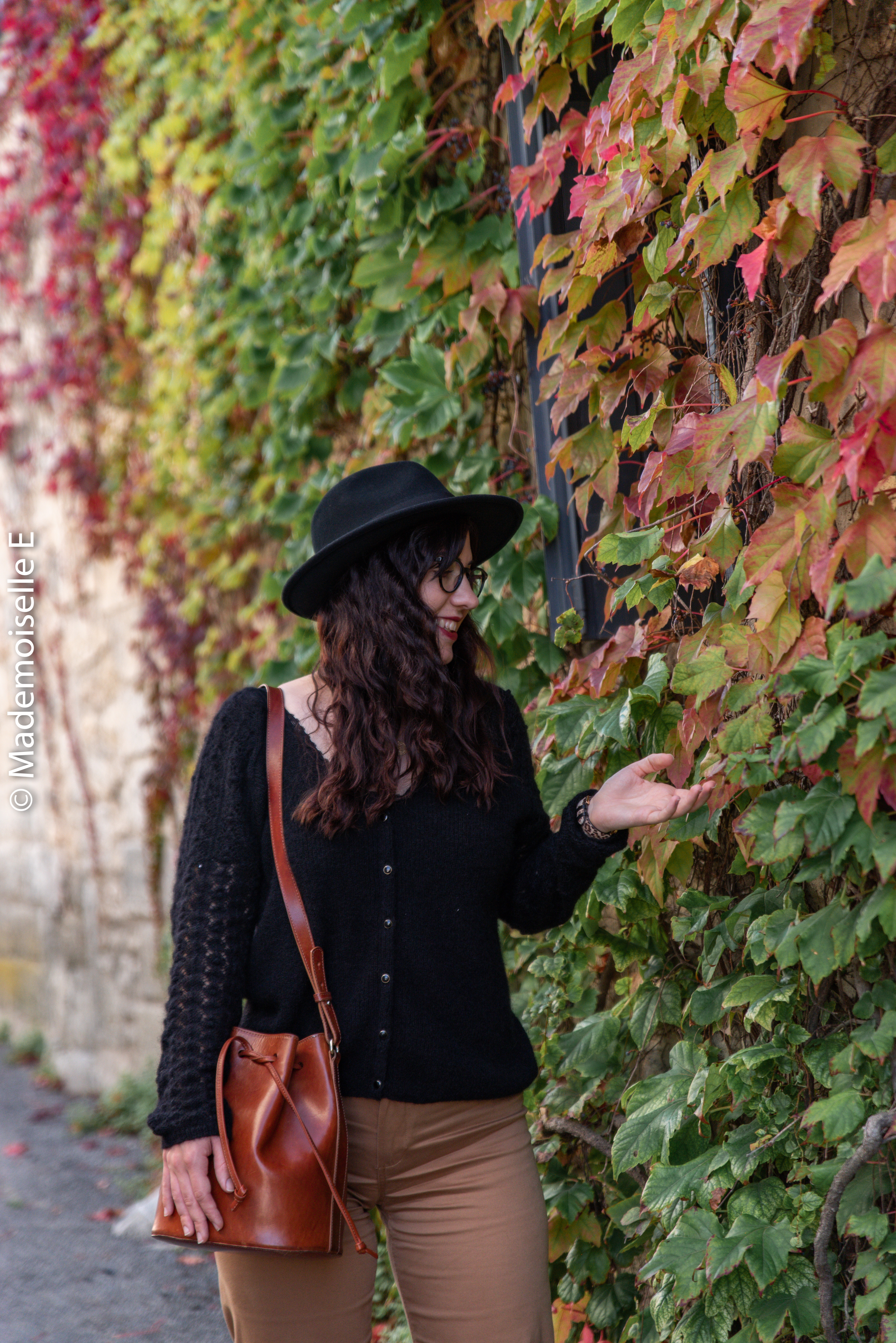 pantalon-camel-7/8-mango-gilet-sesame-4-mademoiselle-e